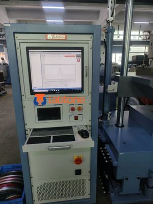 Sistema di prova di urto progettato per soddisfare esigenze specifiche di prova basate sulla dimensione, sul peso e sulle prestazioni di urto richieste