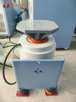 Forza sinusoidale massima 300 kg.f di picco (3KN) Sistema di prova vibrazioni raffreddato ad aria per test di laboratorio batterie con UL1642 / UN38.3