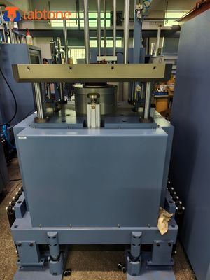 Sistema di prova d'urto continuo per componenti automobilistici conforme a IEC 60068-2-27