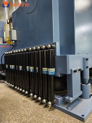 Sistema di prova d'urto continuo per componenti automobilistici conforme a IEC 60068-2-27